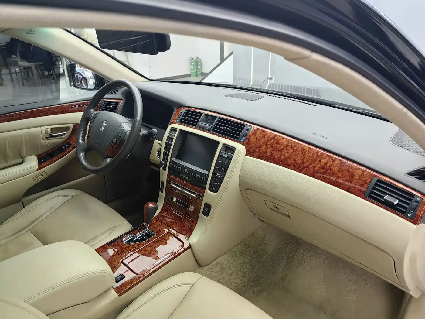 Toyota Crown 2005 Model 3.0L Royal фото 9