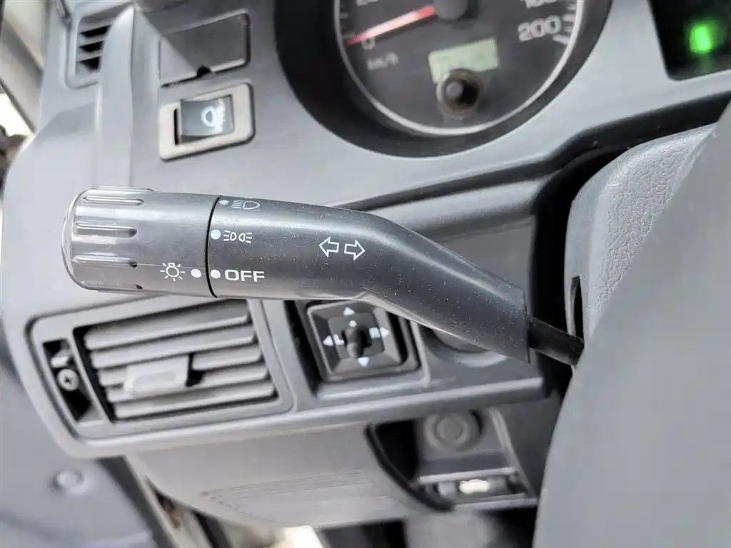 Leopaard Black King Kong 2013 2.2L Manual 4WD Standard Type фото 21