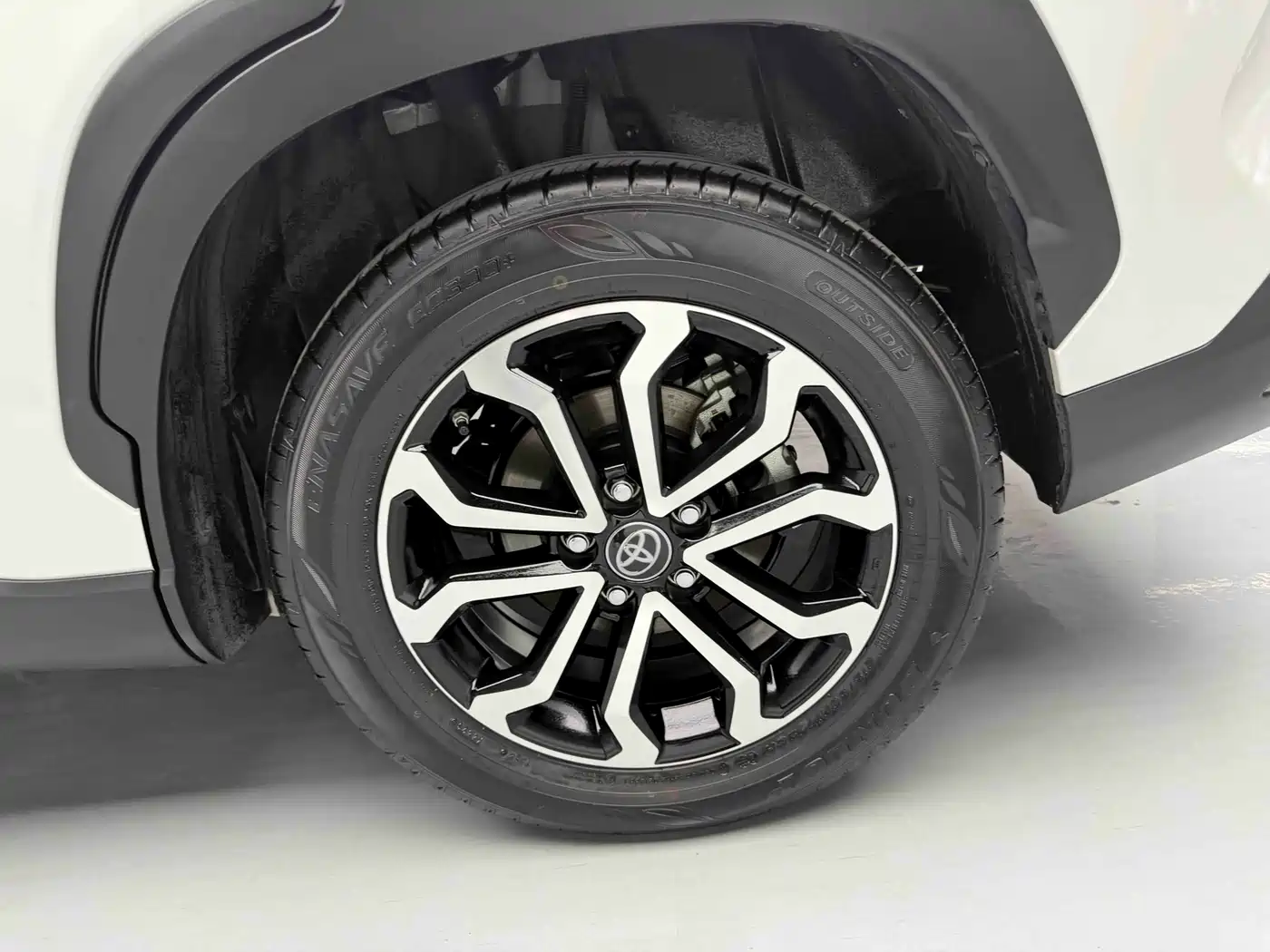 Toyota Frontlander 2023 2.0L Smart Hybrid Dual Engine Luxury Edition фото 17