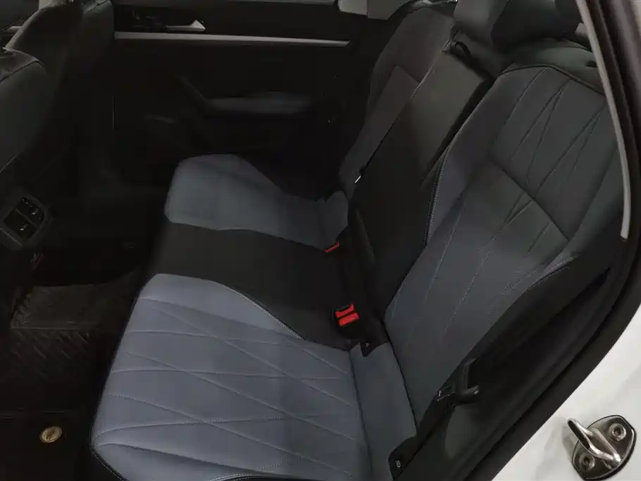 Volkswagen Lavida 2023 1.5L Automatic Starlight 5 Million Edition фото 11
