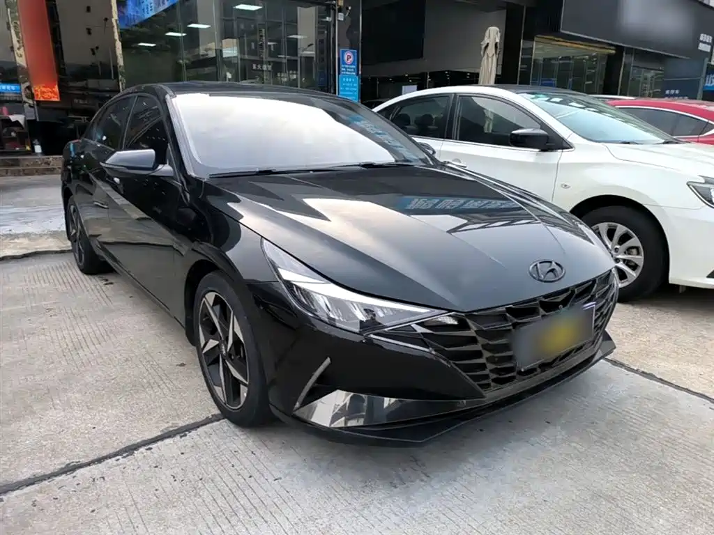 Hyundai Elantra 2021 1.5L CVT GLX Elite Edition фото 4
