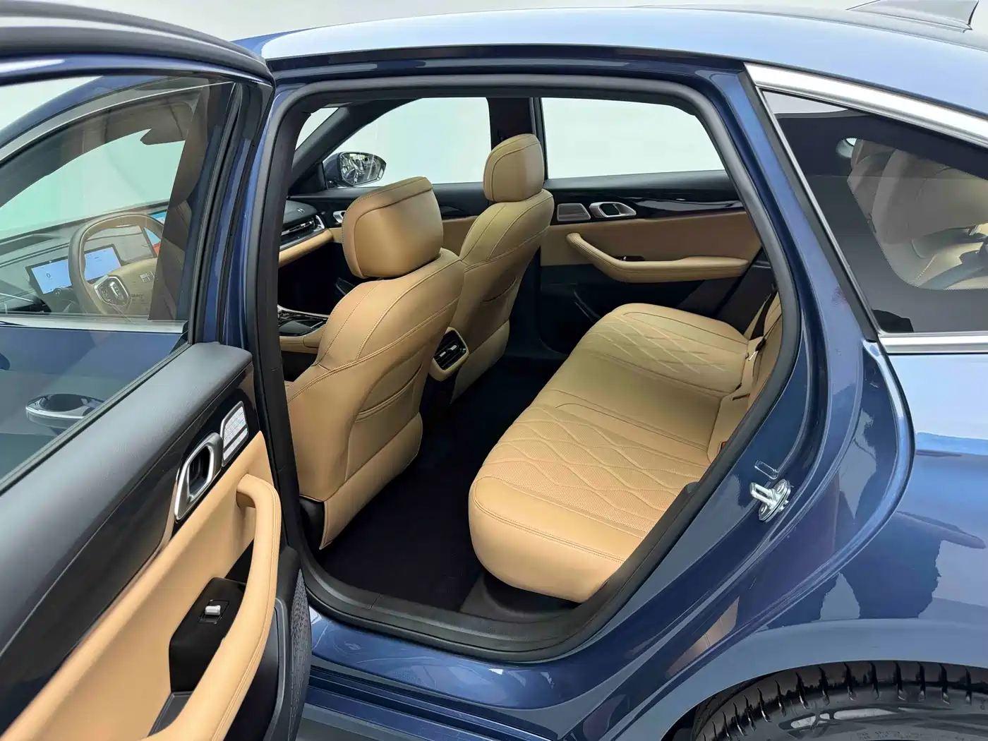 Geely Galaxy Galaxy A7 2025 EM-i фото 12