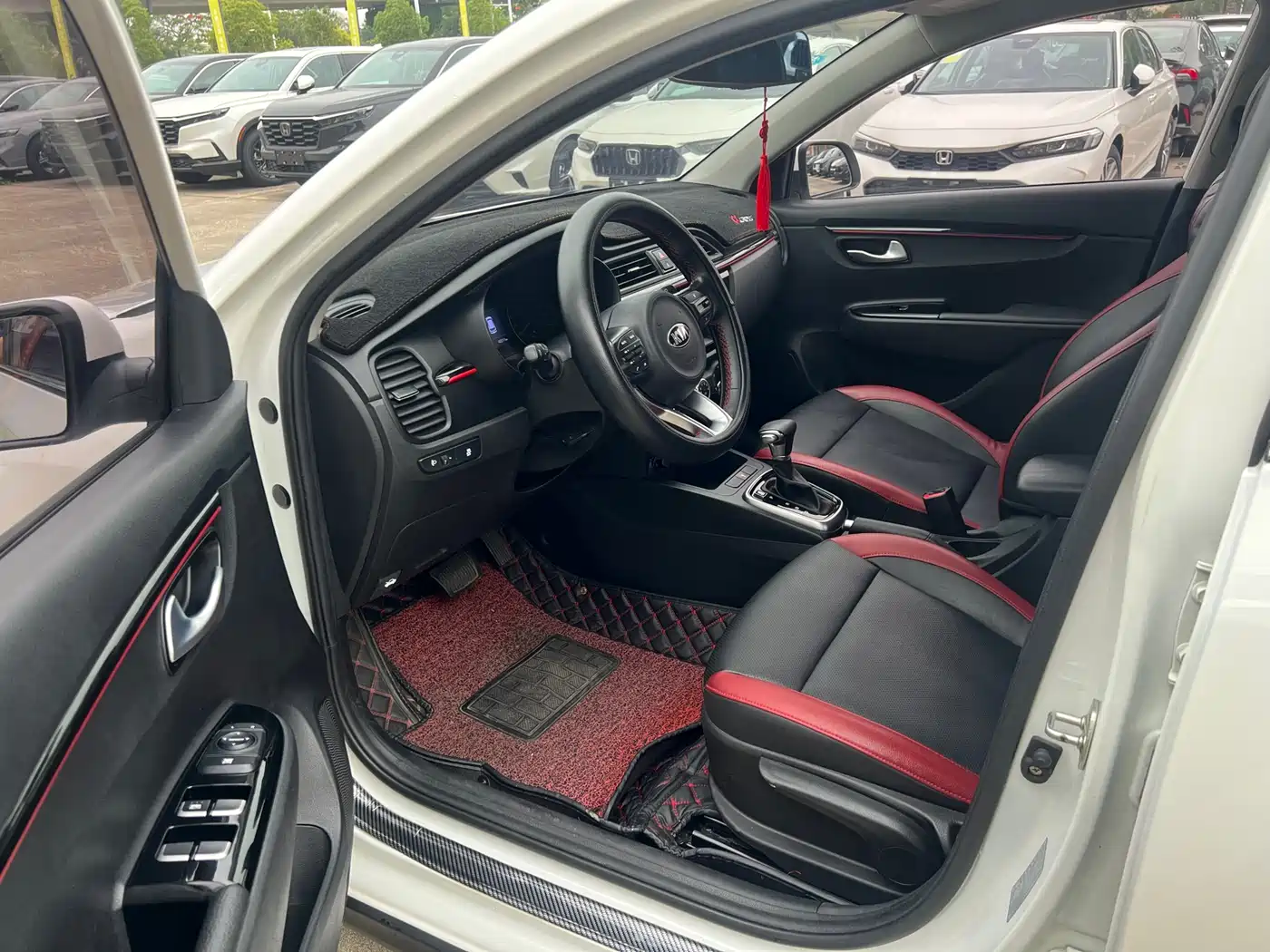 Kia KX CROSS 2018 1.6L Automatic Smart Sunroof Edition фото 7