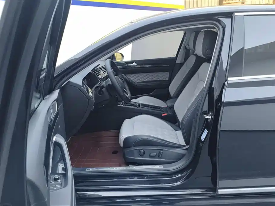 Volkswagen Magotan 2023 2 Million Units Anniversary Edition 330TSI DSG Leading Type фото 9