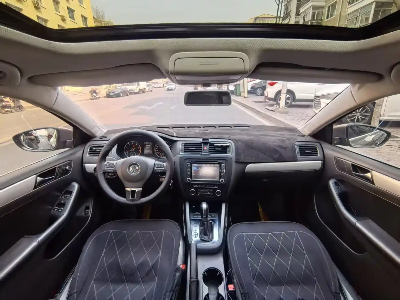 Volkswagen Sagitar 2012 Model 1.4TSI Automatic Fashion фото 9