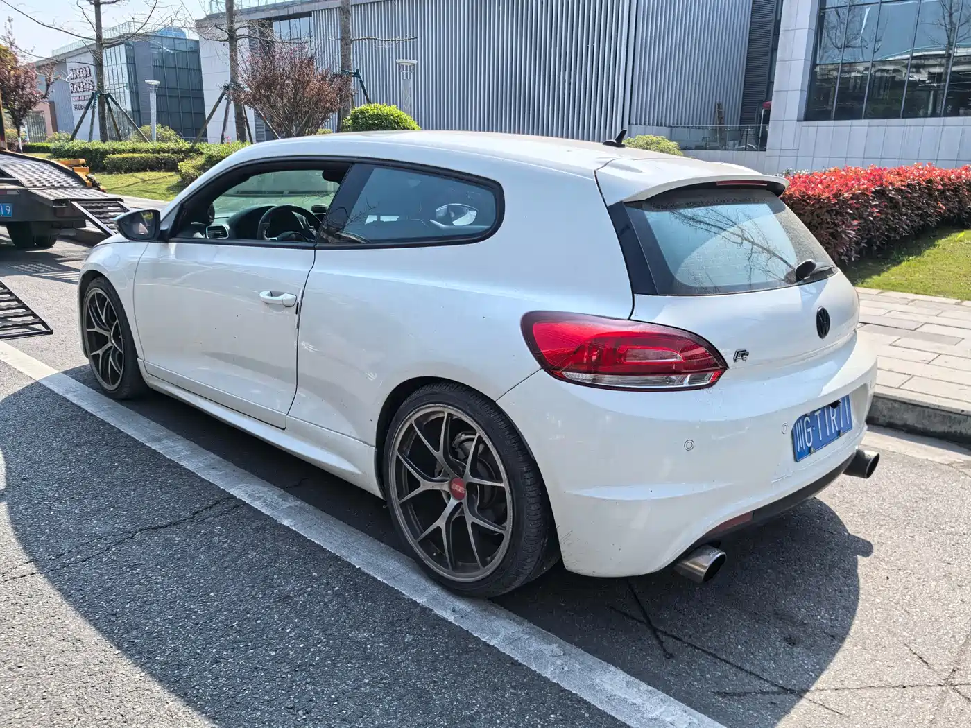 Volkswagen Scirocco 2010 2.0TSI Luxury Edition фото 2