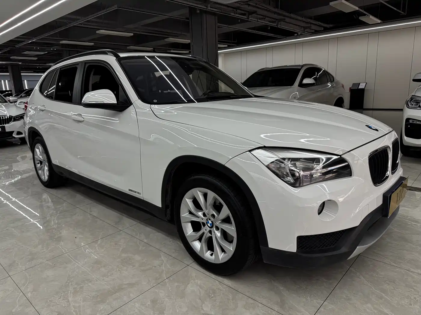 BMW X1 2013 sDrive18i Fashion фото 3
