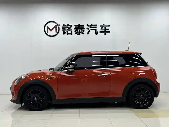 MINI 2018 1.5T ONE PLUS — фото 3
