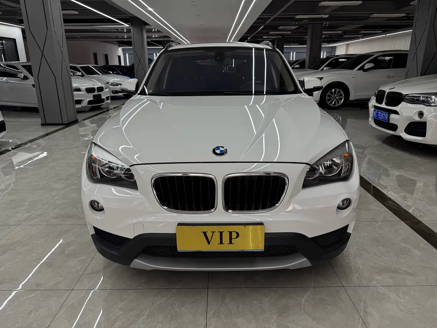 BMW X1 2013 sDrive18i Fashion фото 2
