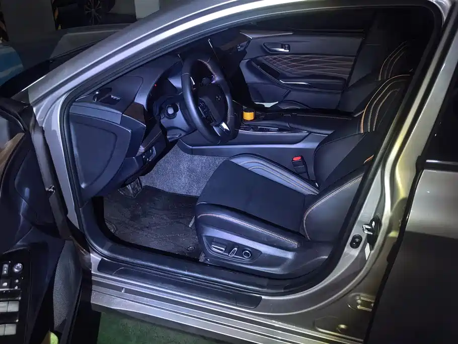 Toyota Avalon 2024 Model 2.0L Premium Selection Edition фото 9