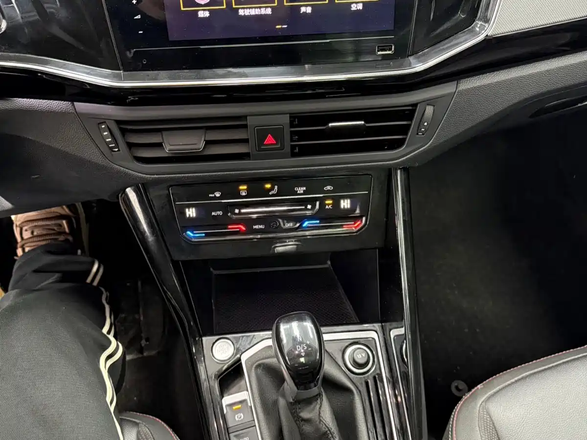 Volkswagen Tayron 2022 280TSI 2WD Luxury Smart Connect Edition фото 8