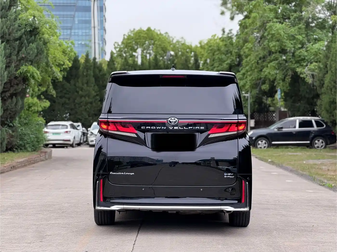 Toyota Vellfire 2024 Crown Hybrid 2.5L Executive Premium Edition фото 5