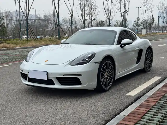 PORSCHE 718