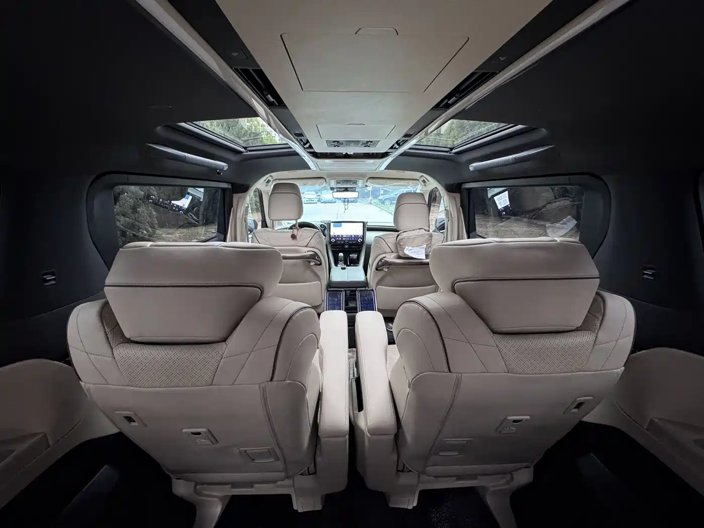 Toyota Vellfire 2024 Crown Hybrid 2.5L Executive Premium Edition фото 12