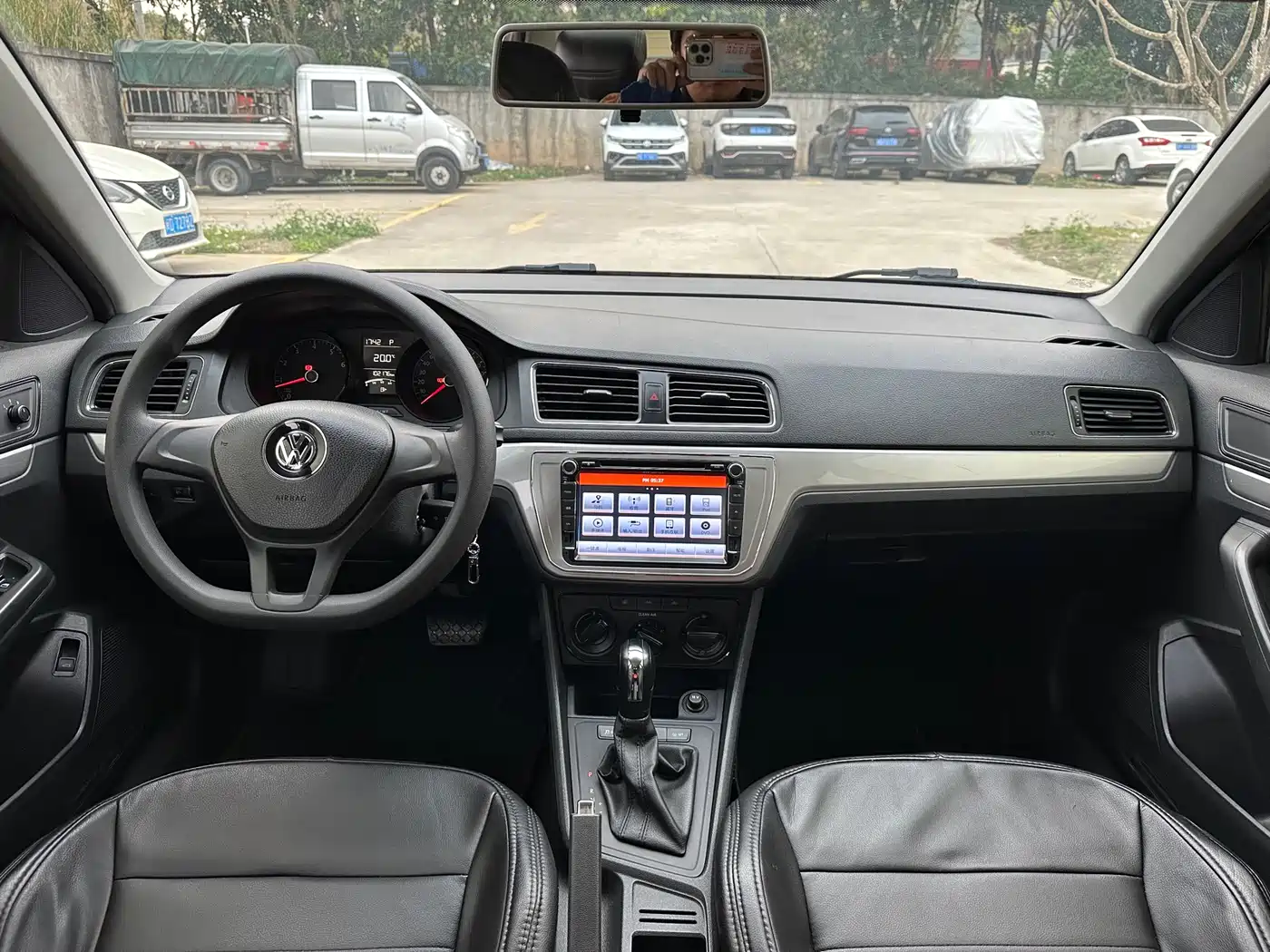 Volkswagen Lavida 2017 1.6L Automatic Trend Edition фото 10