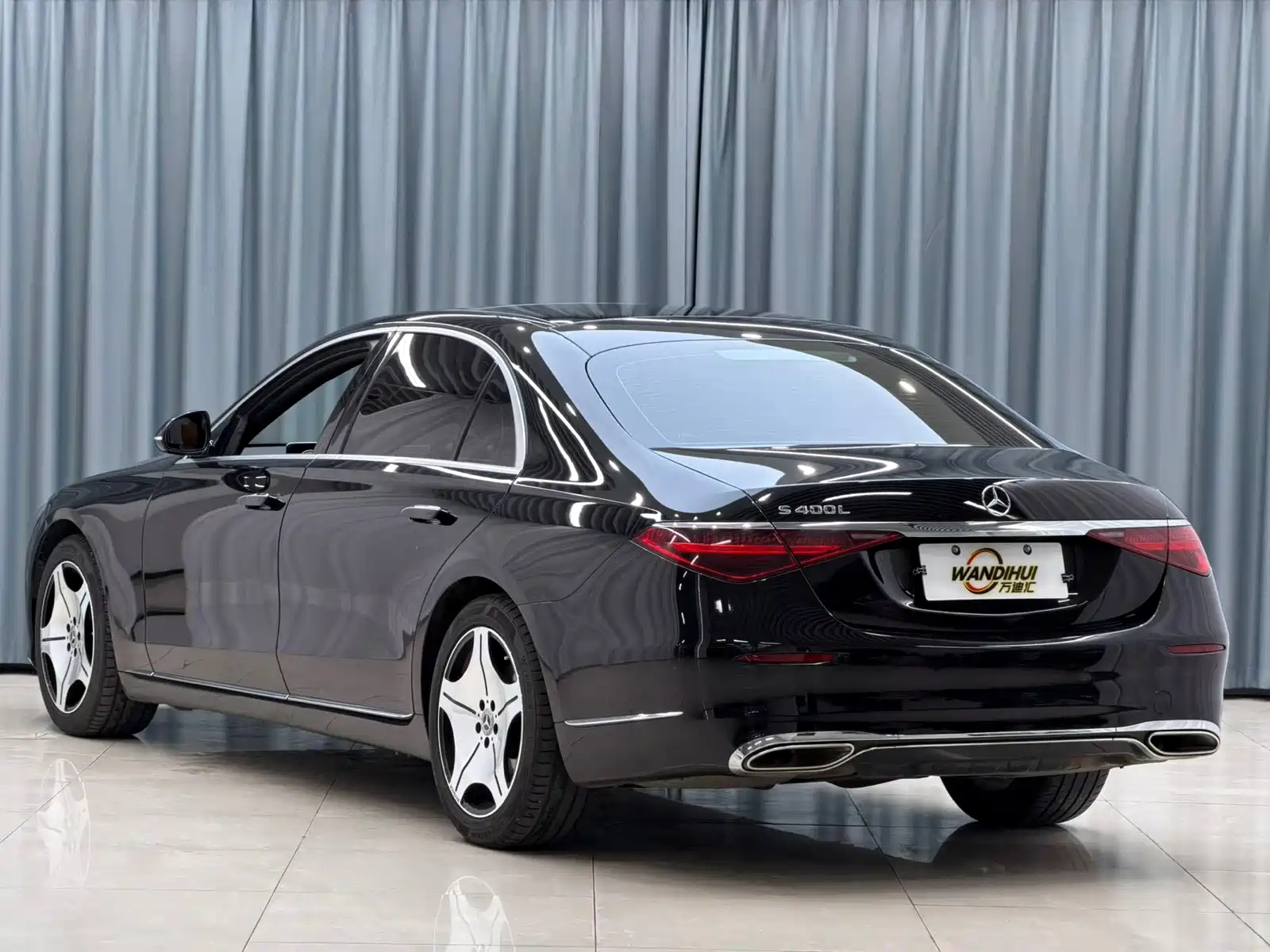 Фото 16 - Mercedes-Benz S-Class
