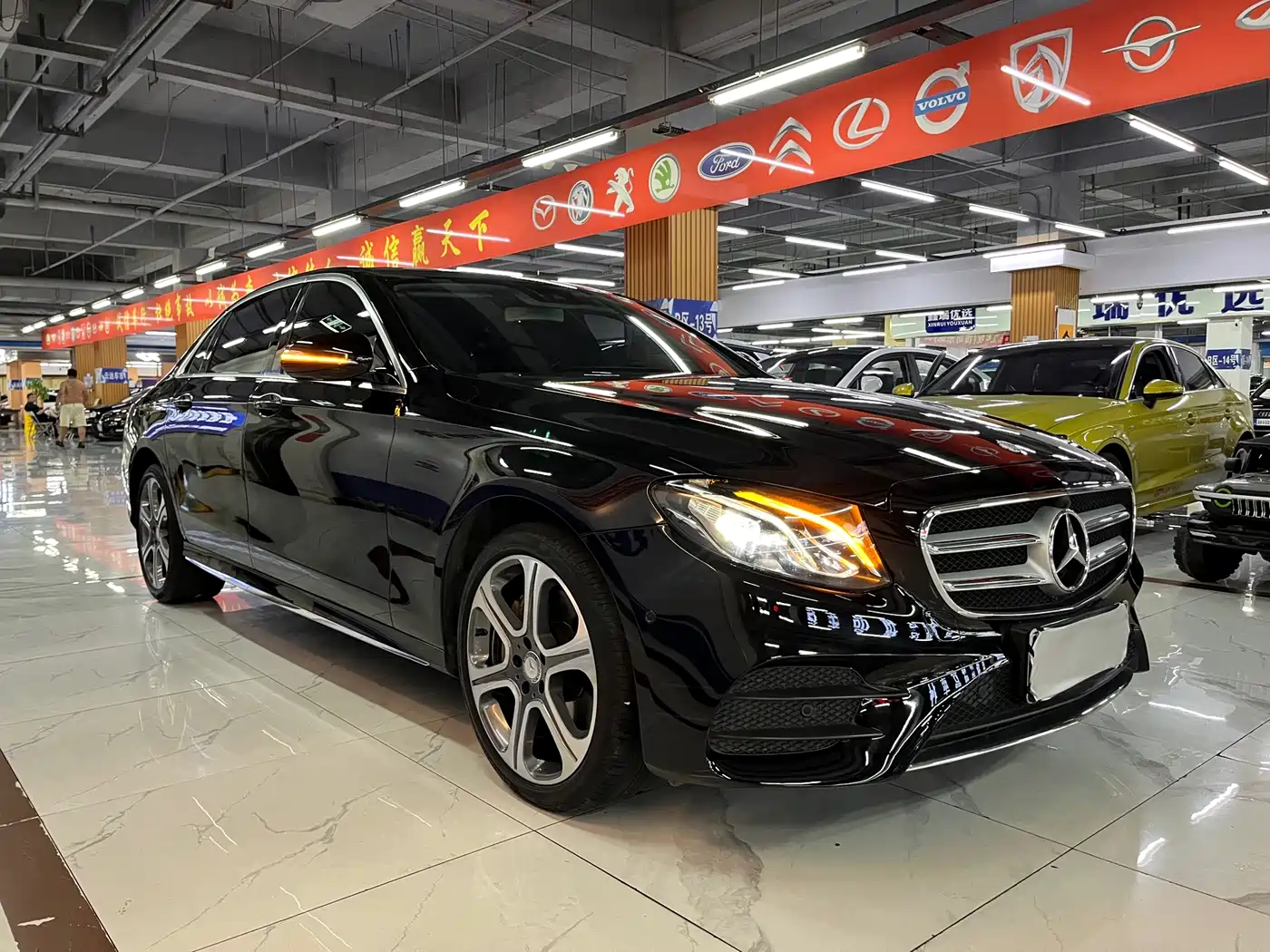 Mercedes-Benz E-Class 2017 E 300 L Sport Fashion фото 6