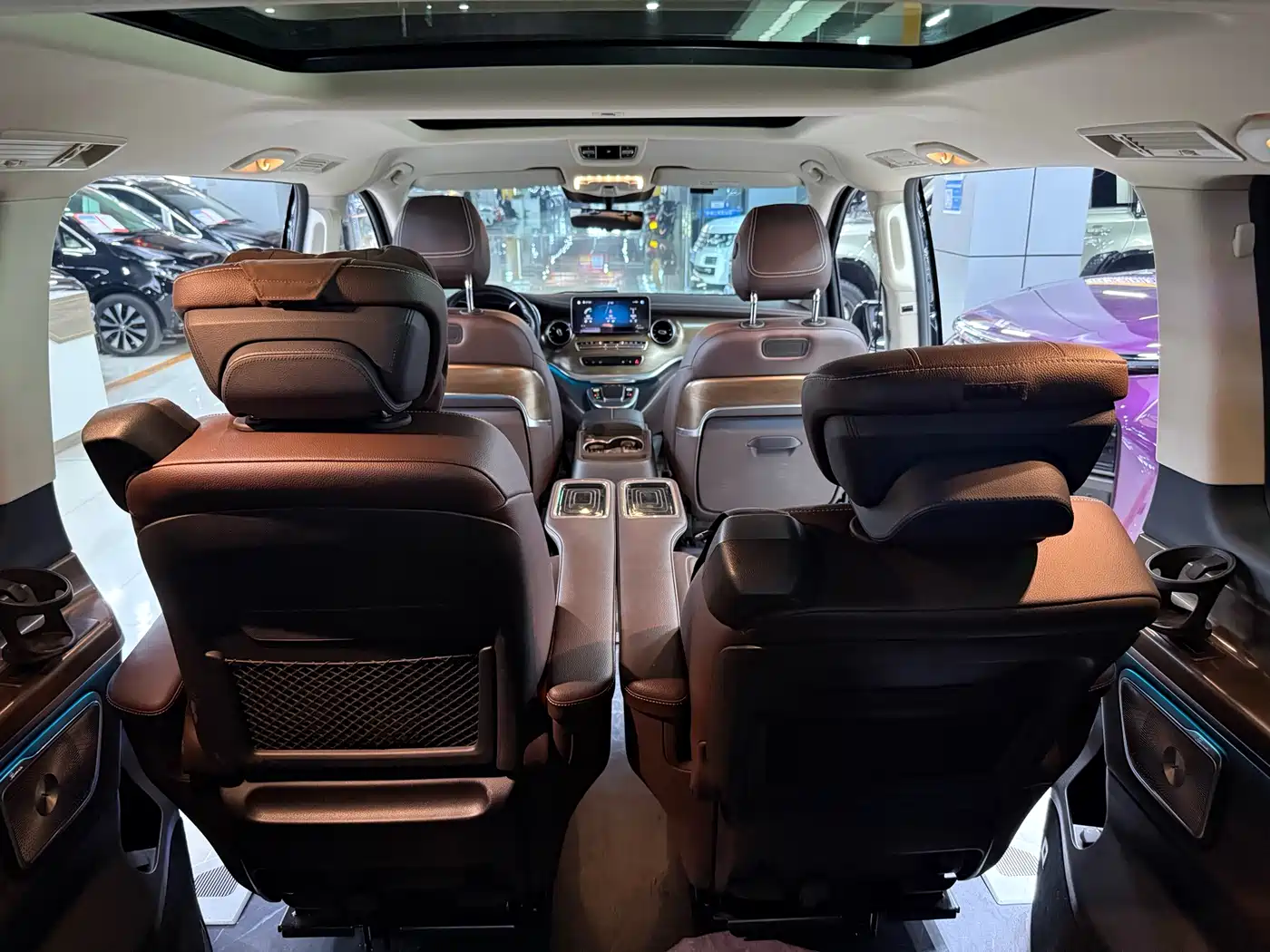 Mercedes-Benz V-Class 2022 V 260 L Long Wheelbase Prestige Edition фото 19