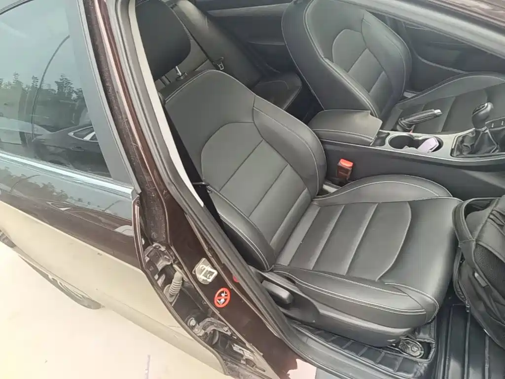 Фото 25 - Geely Emgrand