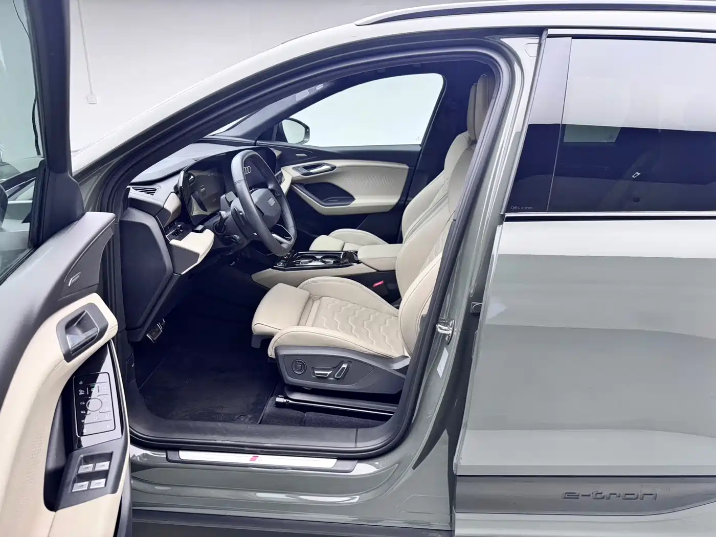 Audi Q6L e-tron 2025 Model Pioneer Edition фото 7