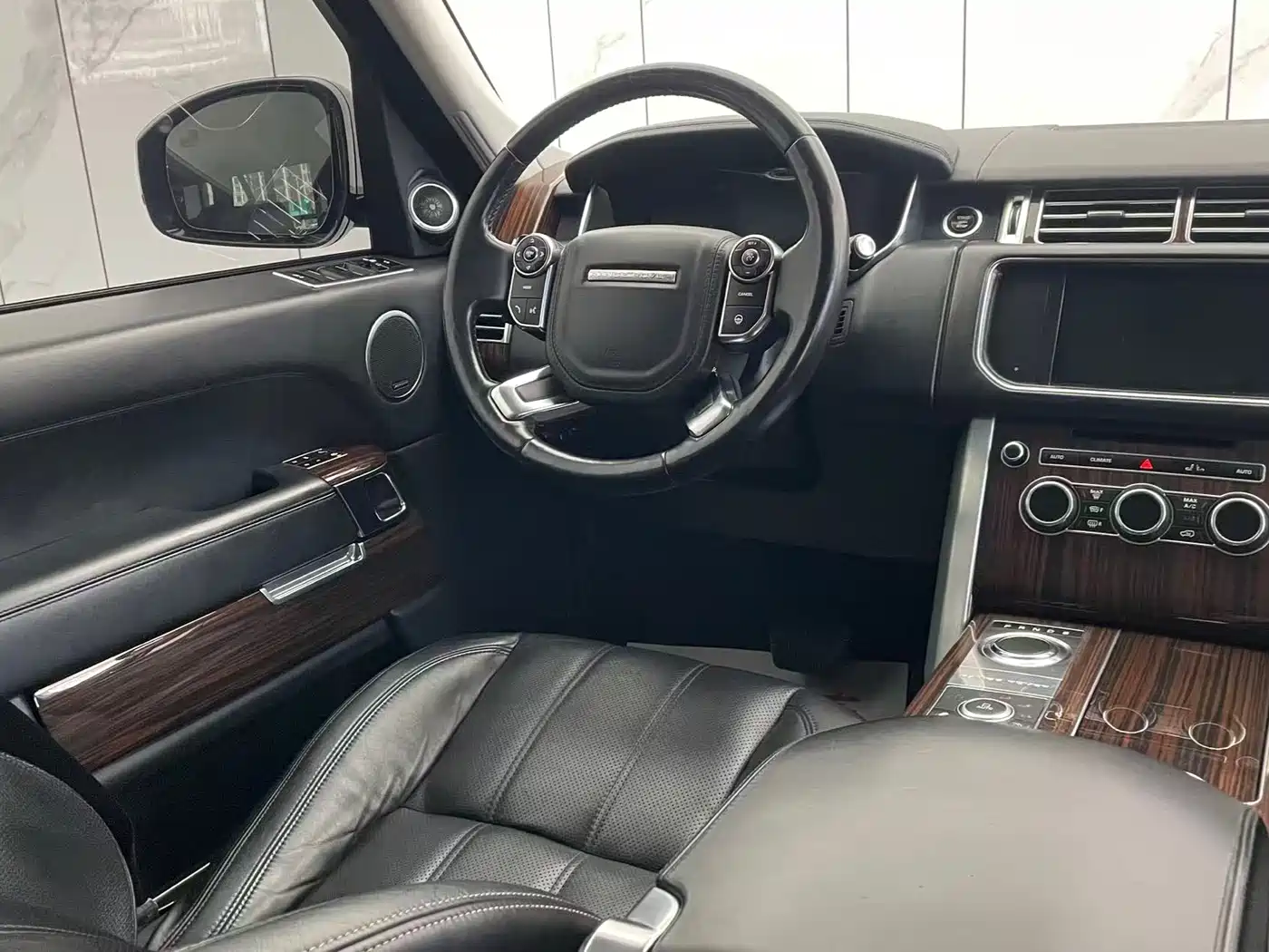 Land Rover Range Rover 2013 NA 5.0 V8 Vogue фото 15