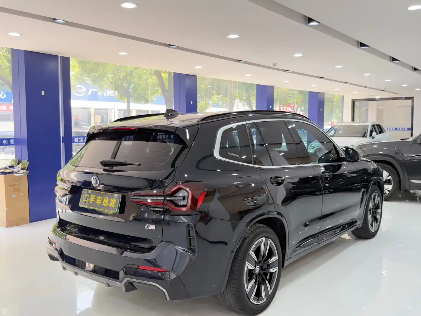 BMW iX3 2023 Leading Type фото 7