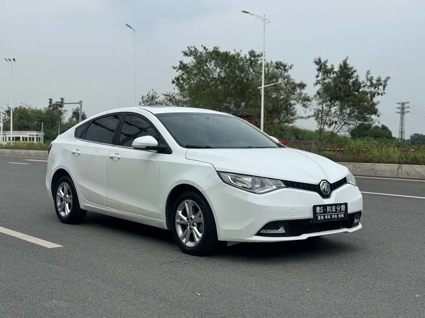 MG GT 2018 2016 Model 1.5L Automatic Premium Luxury Edition
