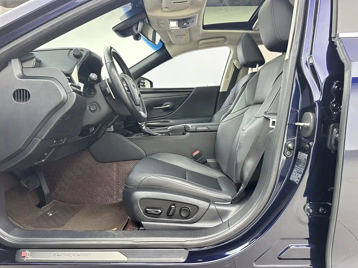 Lexus ES 2020 200 Excellence фото 10