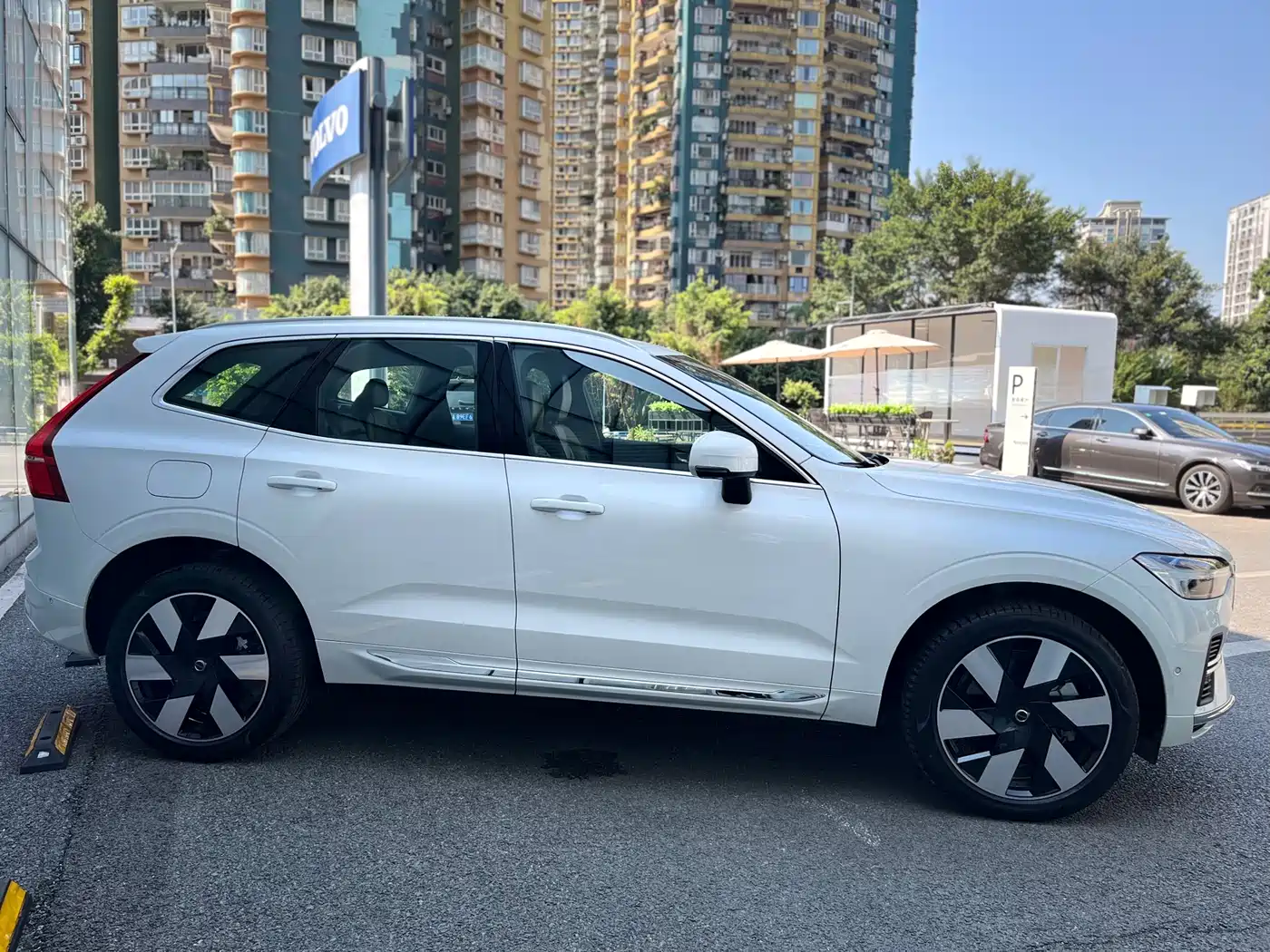 VOLVO XC60 PLUG IN HYBRID