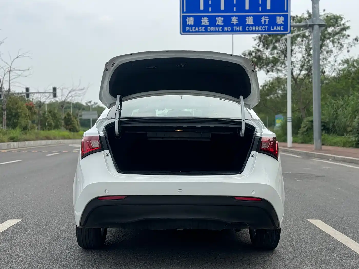 MG GT 2018 2016 Model 1.5L Automatic Premium Luxury Edition