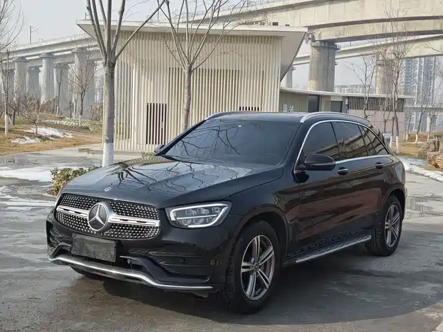 MERCEDES-BENZ GLC