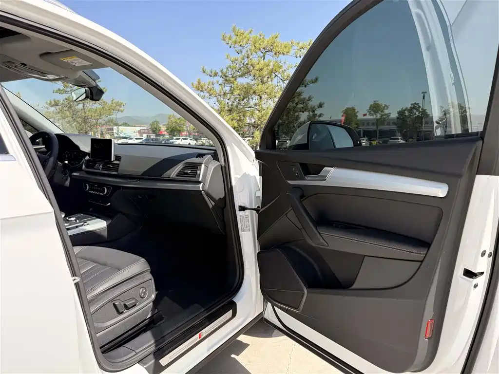 Audi Q5L 2020 40 TFSI Prestige Fashion фото 9