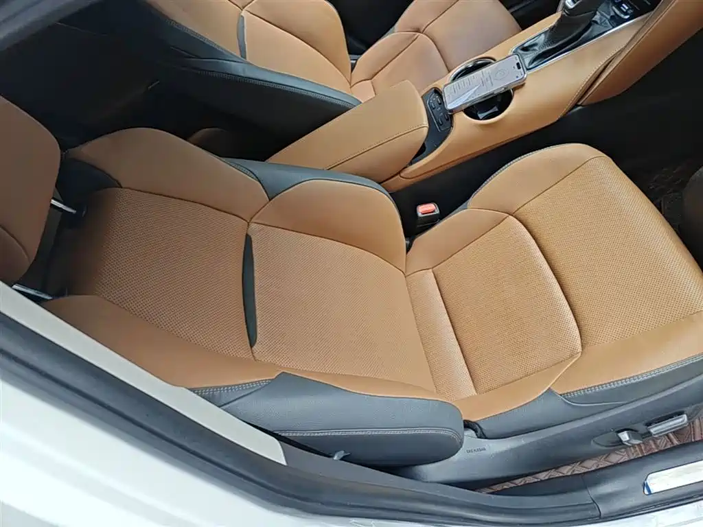 Toyota Venza 2022 2.0L CVT 2WD Premium фото 25