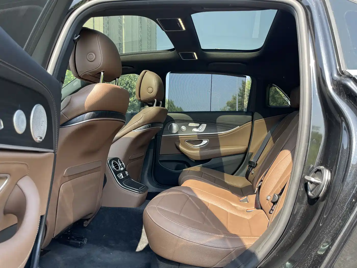 Mercedes-Benz E-Class 2021 E 300 L Sport Premium фото 16