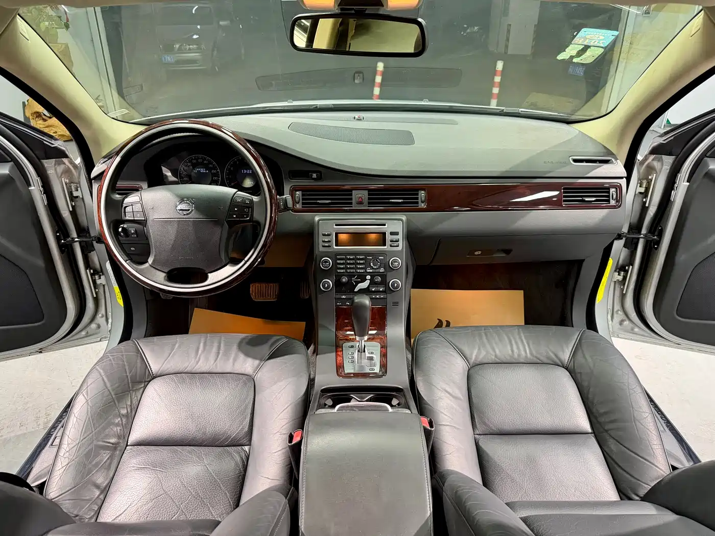 Photo 16 - Volvo S80L