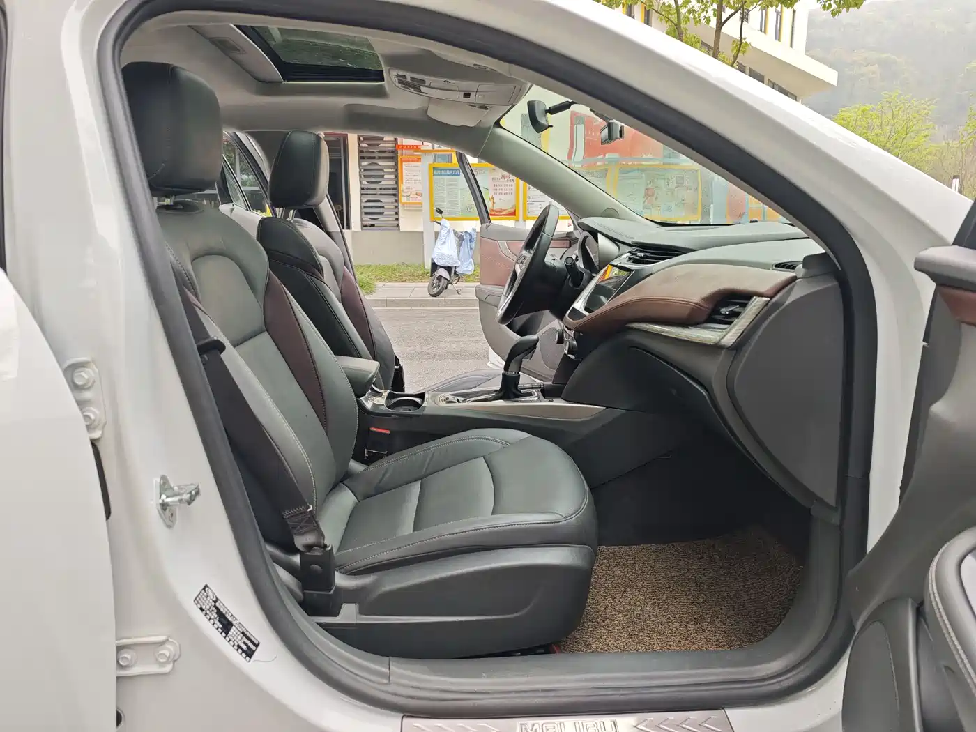 Chevrolet Malibu 2017 1.5T Automatic Luxury Edition фото 15