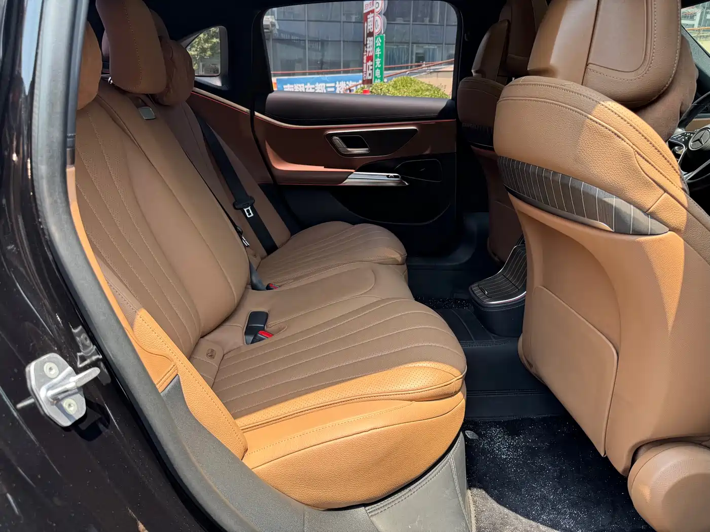 Mercedes-Benz E-Class 2024 E 300 L Fashion фото 9