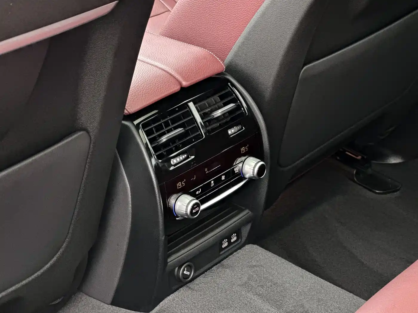 BMW 5 Series 2020 530Li Exclusive M Sport Package фото 12