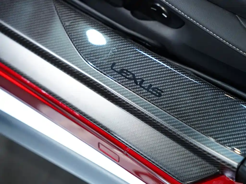 Фото 38 - Lexus LC