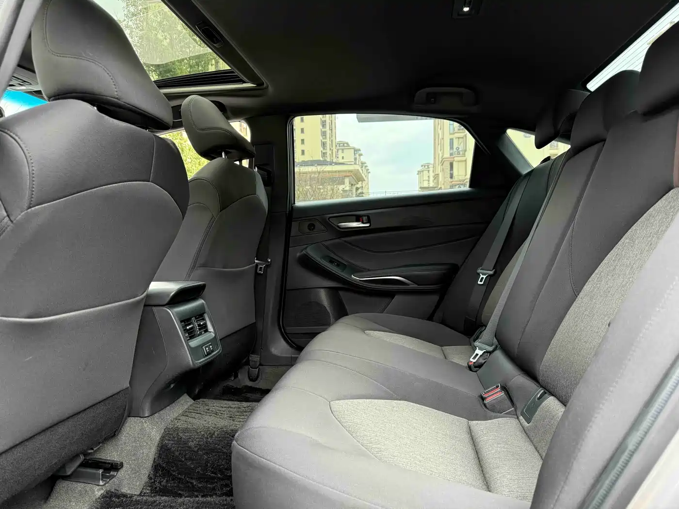 Toyota Avalon 2022 2.0L Progressive Edition фото 7