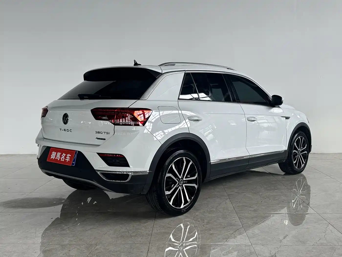 Volkswagen T-ROC 2021 Facelift 280TSI DSG 4WD Luxury Smart Connect Edition фото 11