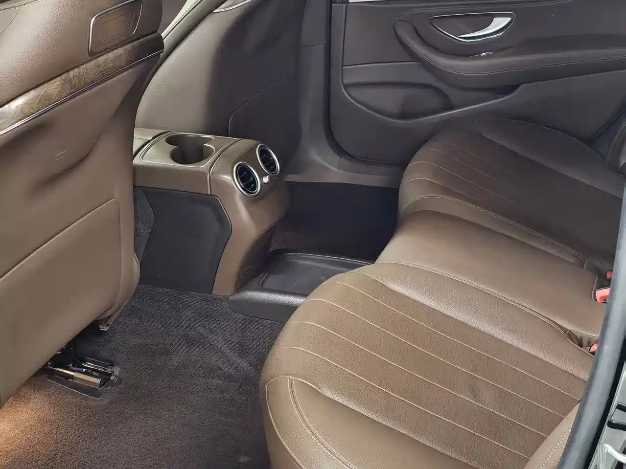 Mercedes-Benz E-Class 2018 Facelift E 200 L фото 15