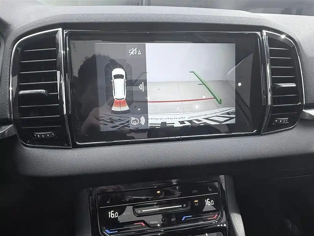 Škoda Karoq 2023 TSI280 Premium Edition фото 9