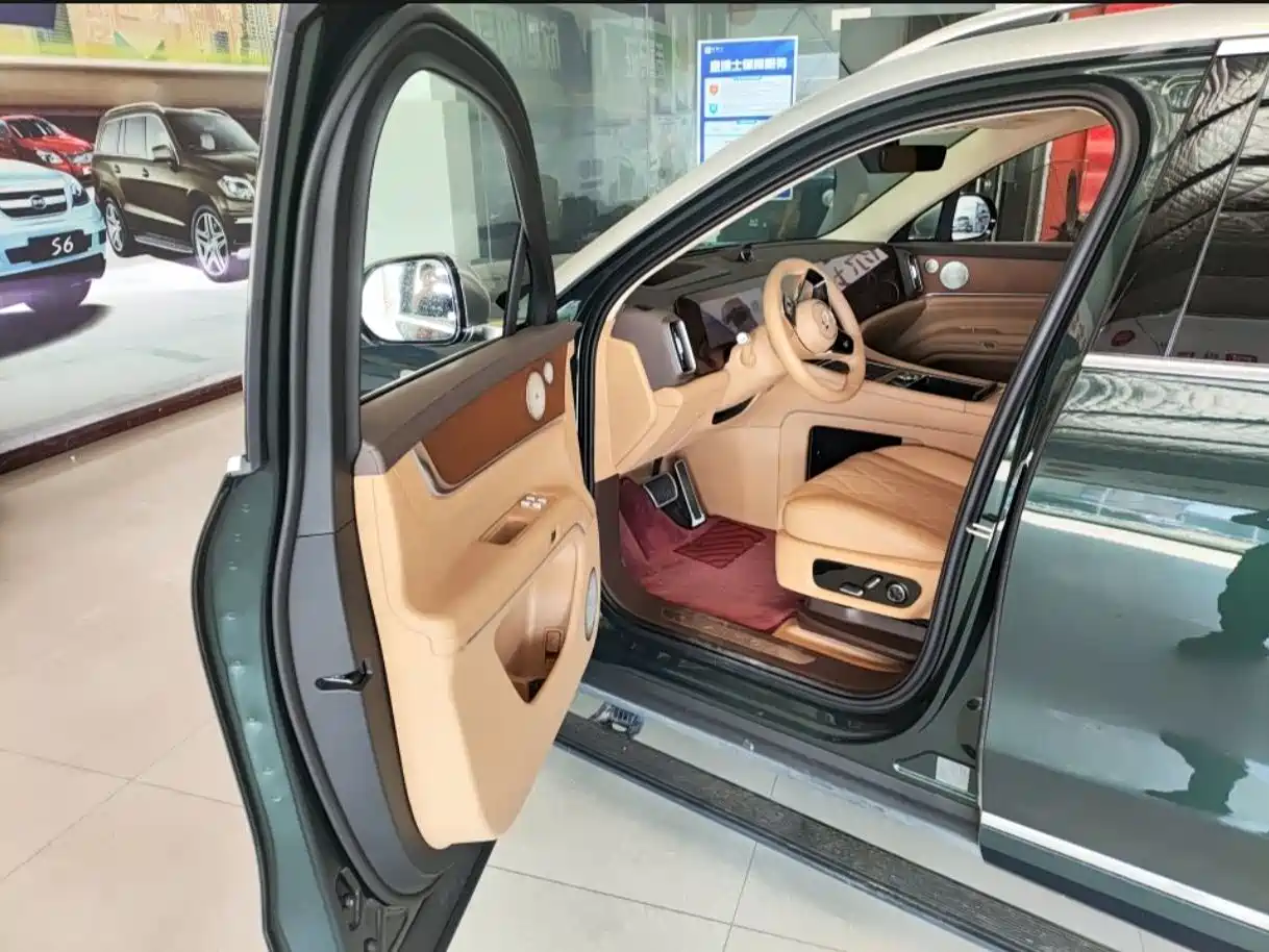 AITO Wenjie AITO M9 2024 Model Extended Range Ultra Edition 52kWh 5-Seater фото 9