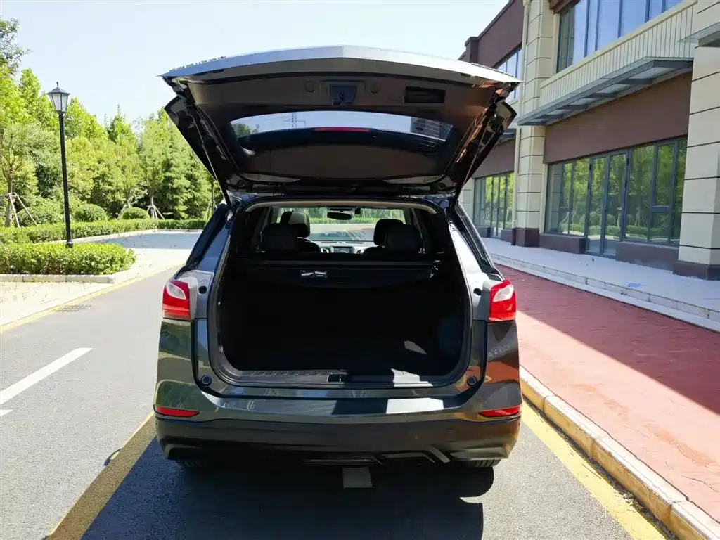Chevrolet Equinox 2018 535T Automatic Frontier Edition фото 19