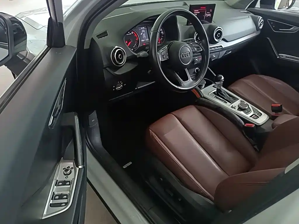 Audi Q2L 2019 2018 35 TFSI Launch Exclusive Edition China VI