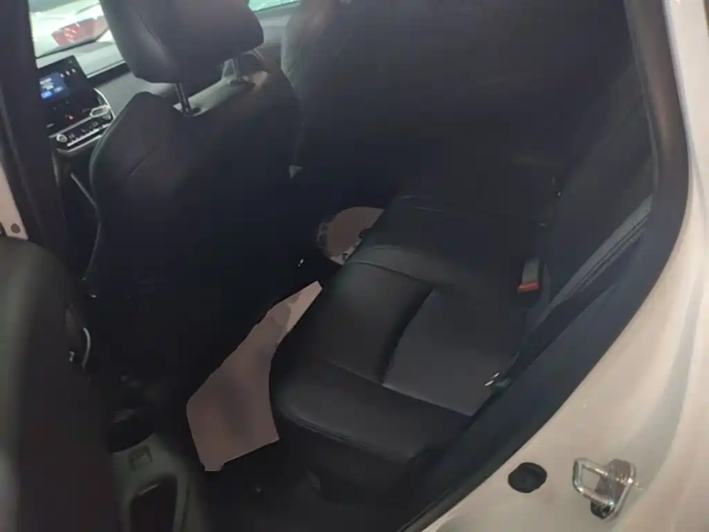 Toyota Frontlander 2024 2.0L Smart Hybrid Dual Engine Leading Edition фото 17
