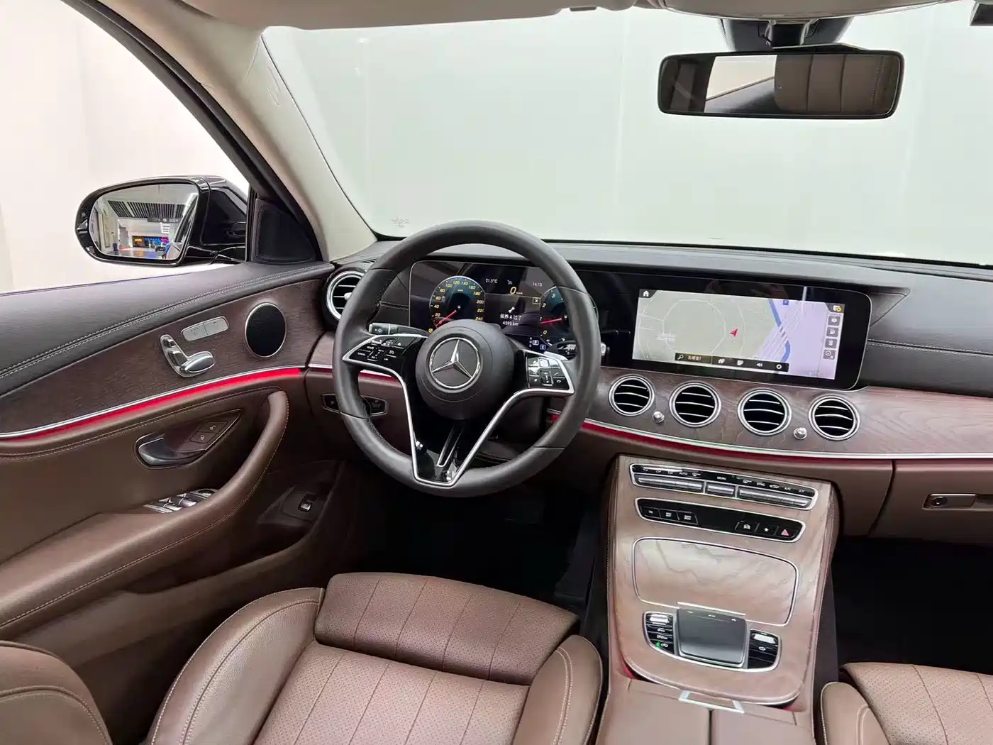 Mercedes-Benz E-Class 2022 E 300 L Fashion фото 24