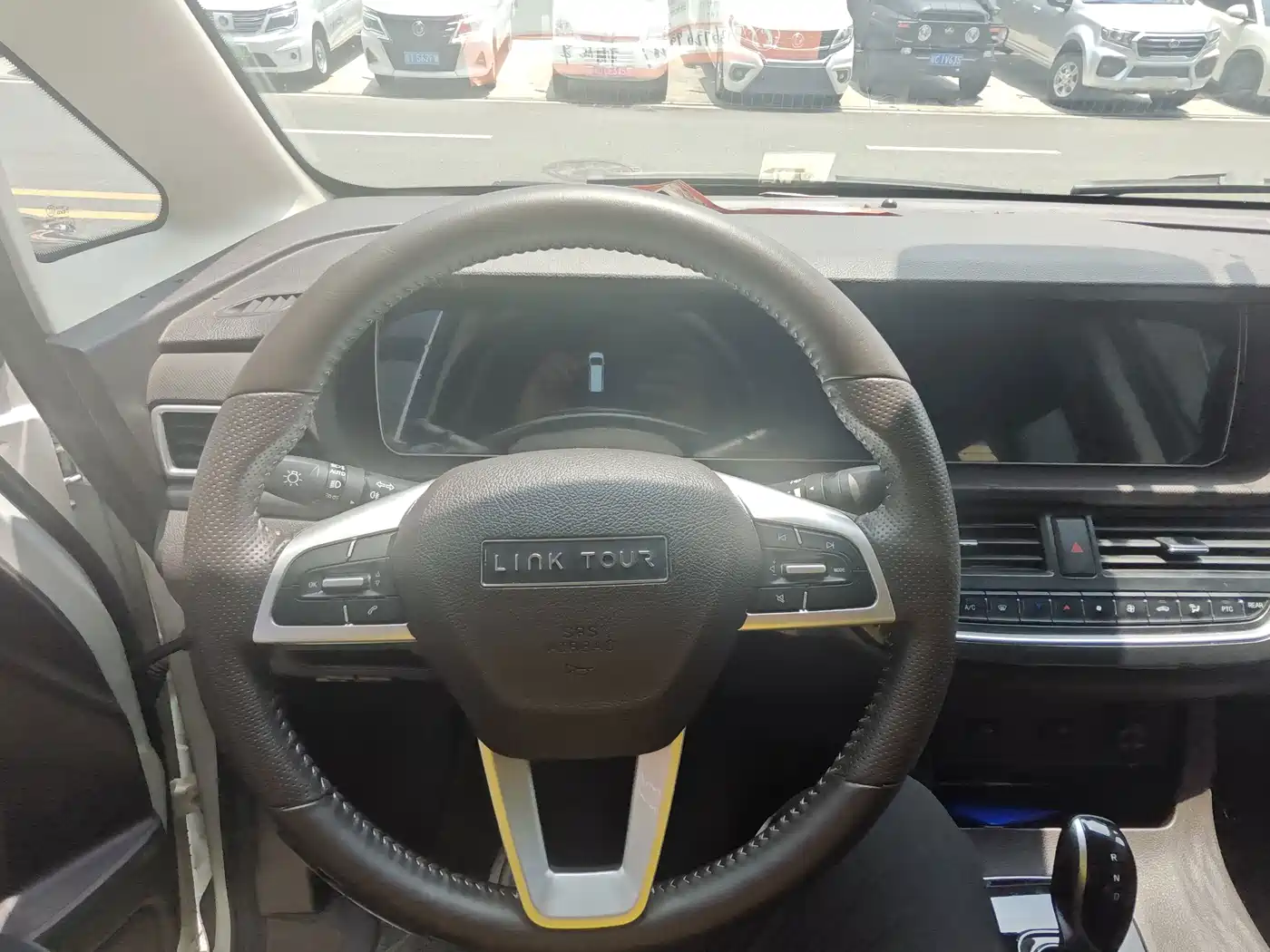 Link Tour Auto Lingtu E-M8 2024 2025 320km Luxury Edition 9-Seater