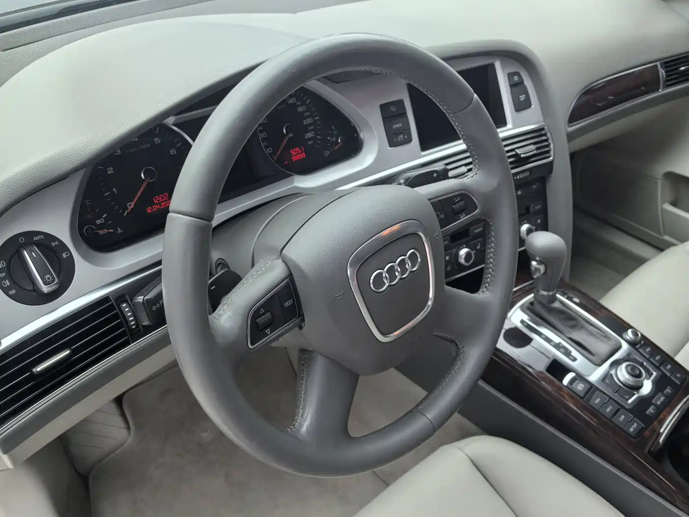 Audi A6L 2011 Model 2.4L Technology фото 5